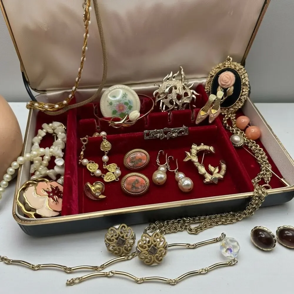 Vintage Avon Sarah Coventry Jewelry Wearable Lot Earring Necklace Brooch - Picture 2 of 13
